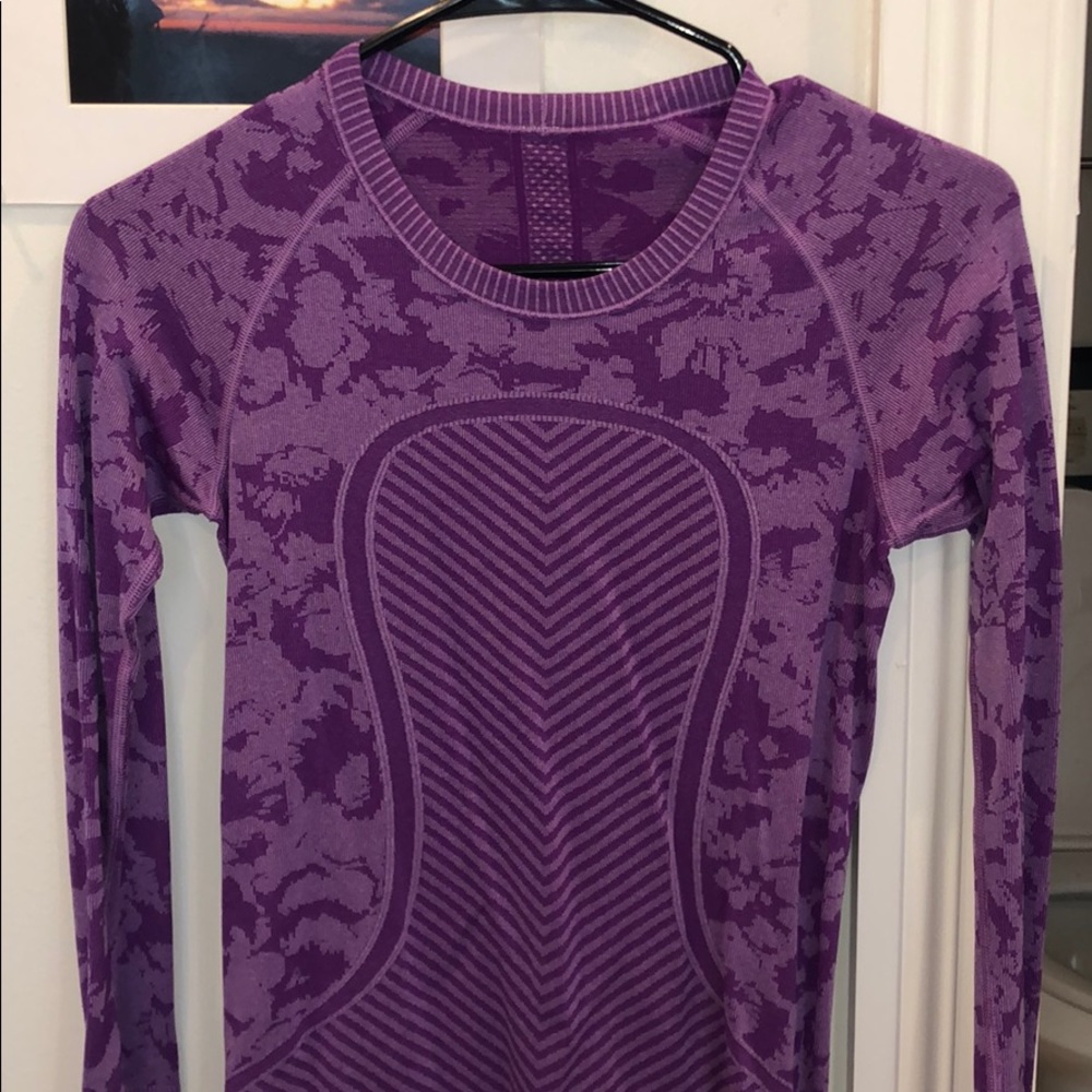 SOLD NWOT lululemon long sleeve swiftly tech